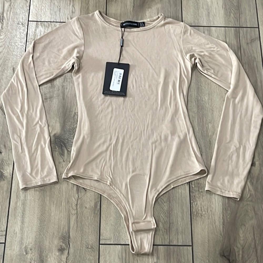 PrettyLittleThing NEW Women’s Long Sleeve Bodysuit Size 4
